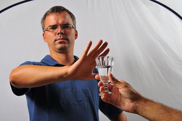 Opustitev alkohola je način, da prenehate piti sami